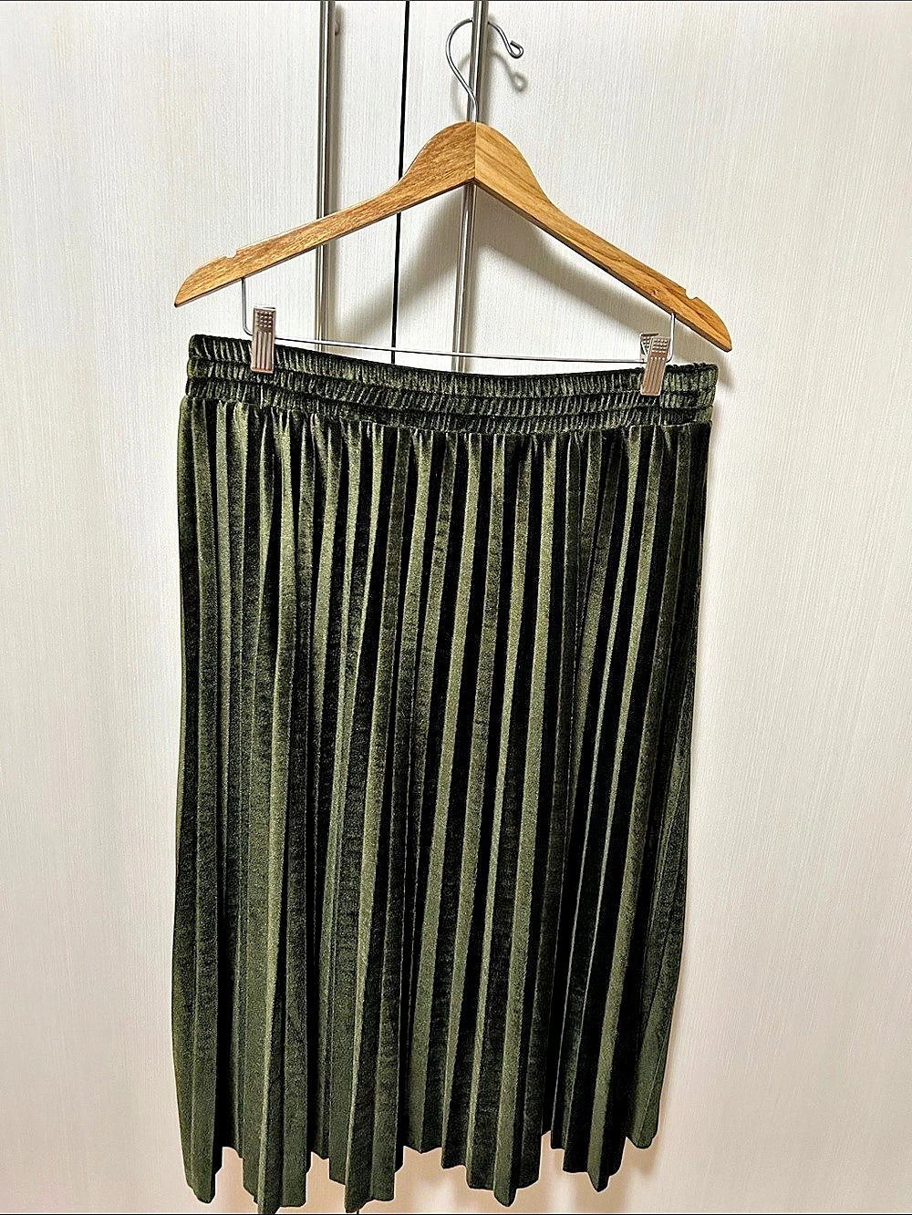 Pleated Skirt in Green